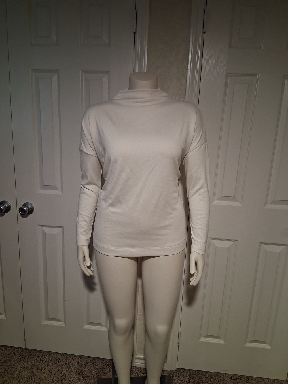 LOFT White Long Sleeve Crewneck Top